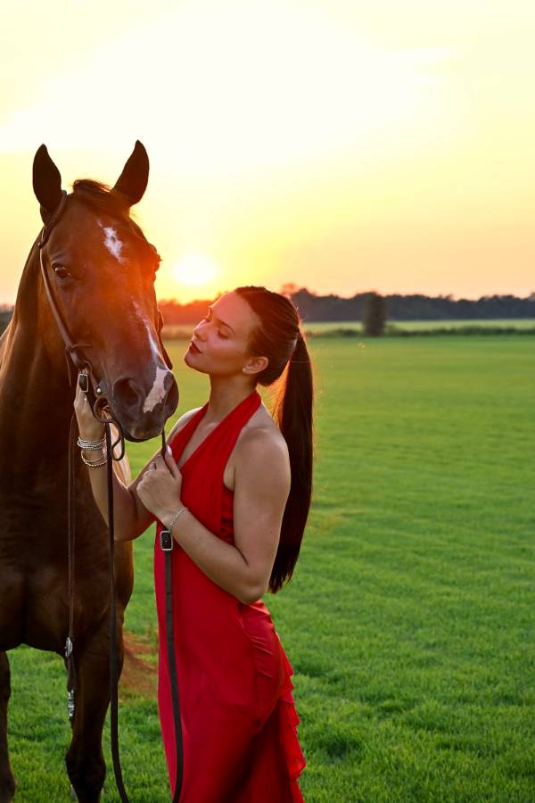 Rylie Romero with her horse
